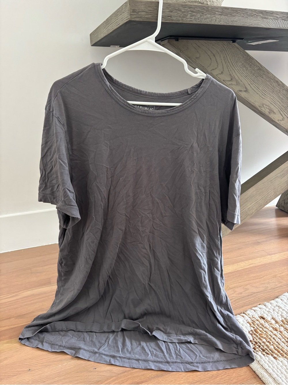 For The Republic Men's Short Sleeve Crew Neck T-Shirt - Charcoal